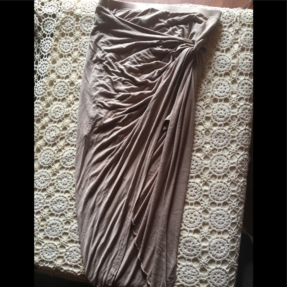 Knot skirt